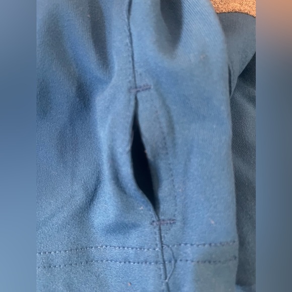 Champion half zip size L. New with tags warmth without weight. - Picture 5 of 5